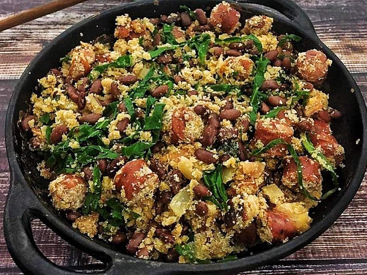 Feijão Tropeiro | Poêlée de haricots aux bacon et saucisses